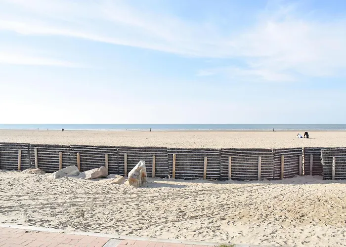 1 Bedroom Gorgeous In Apartamento Cabourg