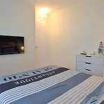 1 Bedroom In 아파트 *