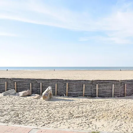 1 Bedroom Gorgeous In Appartement Cabourg